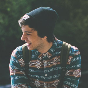 求一个免费电话在线轰炸